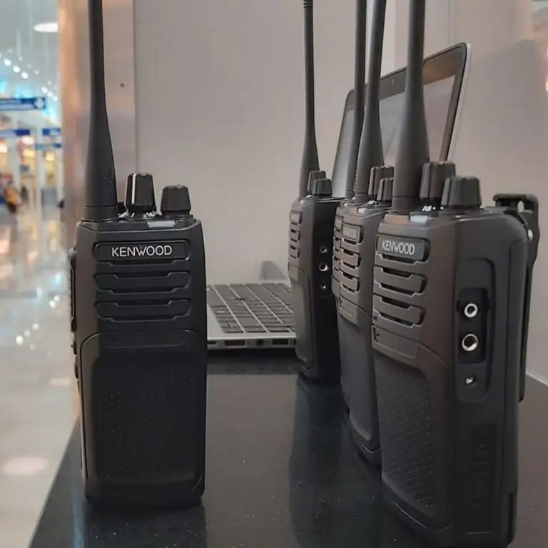 RADIO PORTATIL KENWOOD UHF TECNOCUN